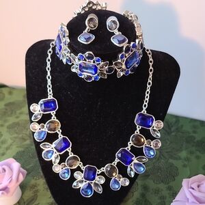 Liz Claiborne Blue and Silver Necklace Set
